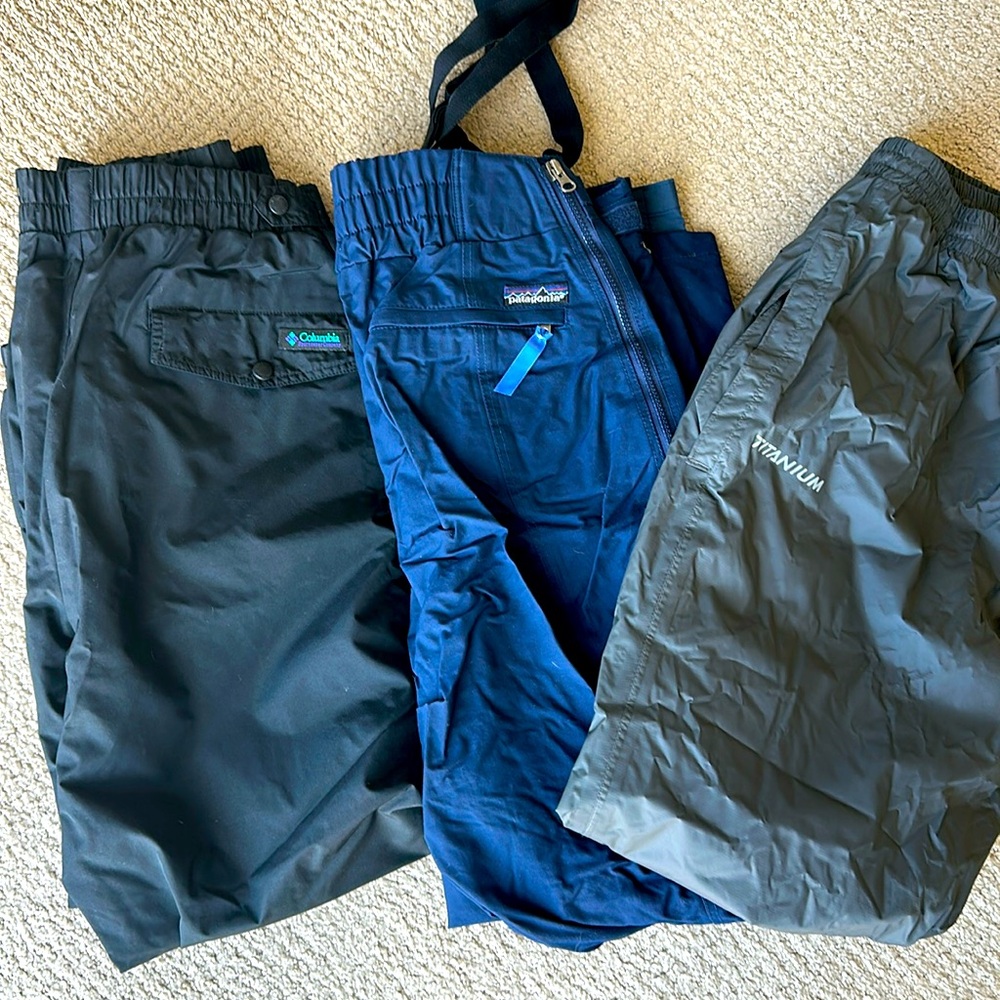 Set of 3 Men’s size L snow/ski pants. 2 Columbia & 1 Patagonia. All like new.